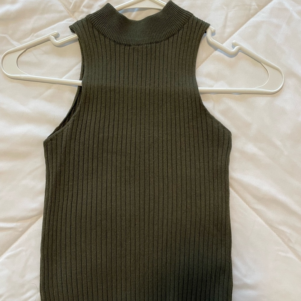 High neck olive crop top